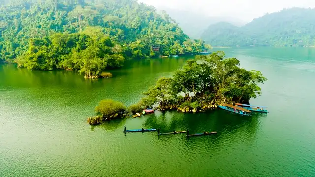 Ba Be Lake in Nam Mau commune, Ba Be district, Bac Kan province